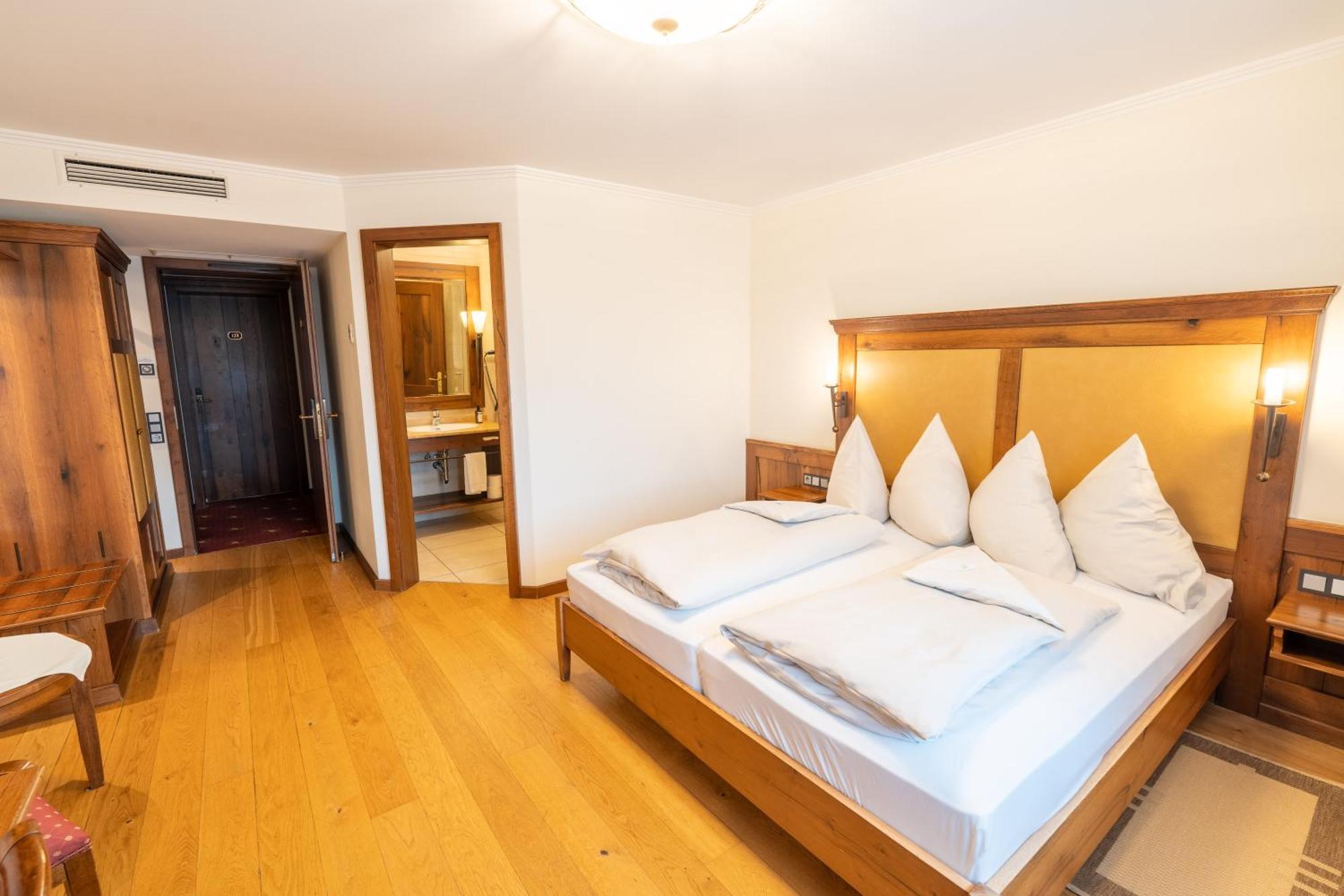 נוי-אולם Hotel Hirsch מראה חיצוני תמונה