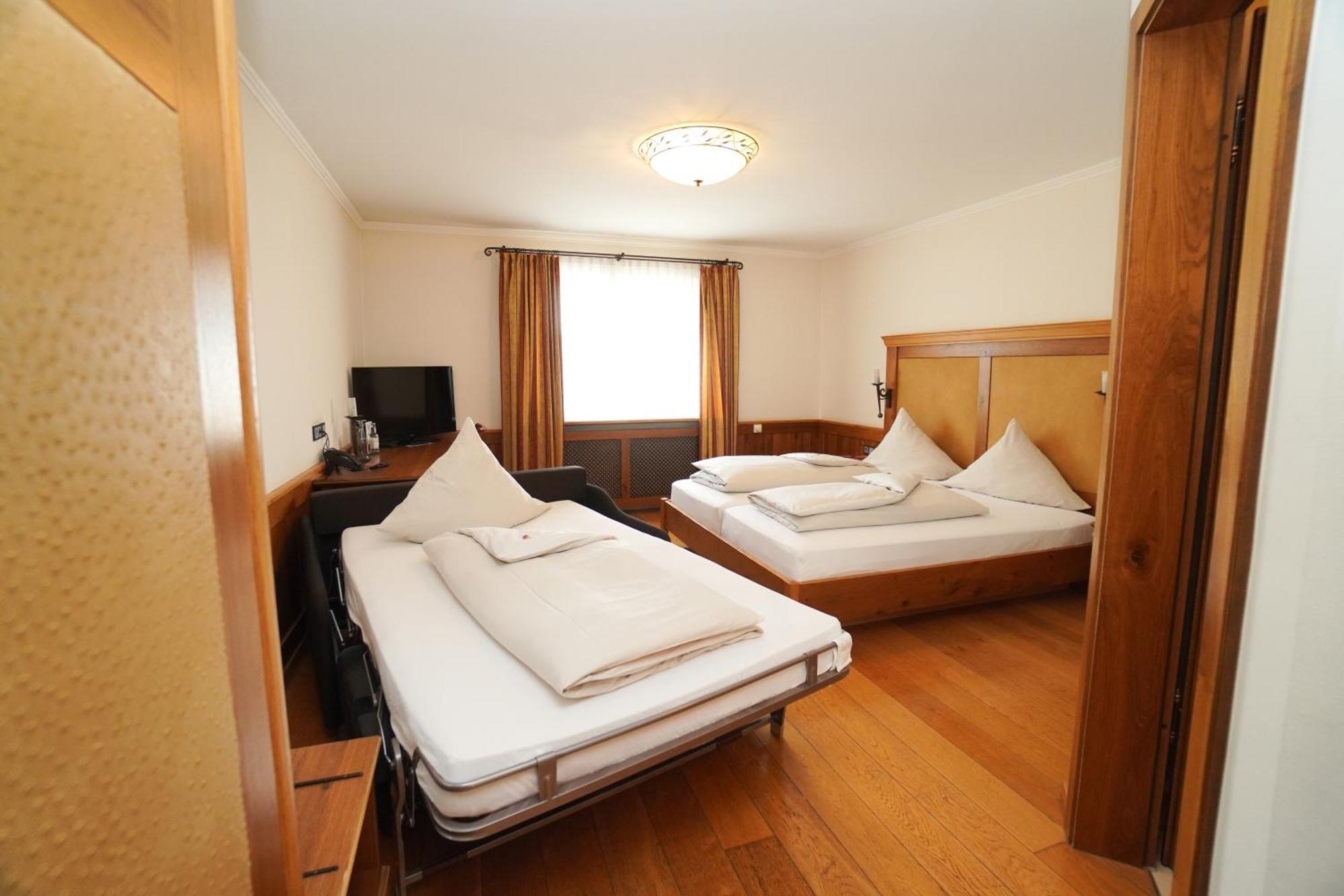 נוי-אולם Hotel Hirsch מראה חיצוני תמונה
